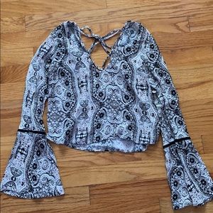 kendall & kylie bell sleeve top!